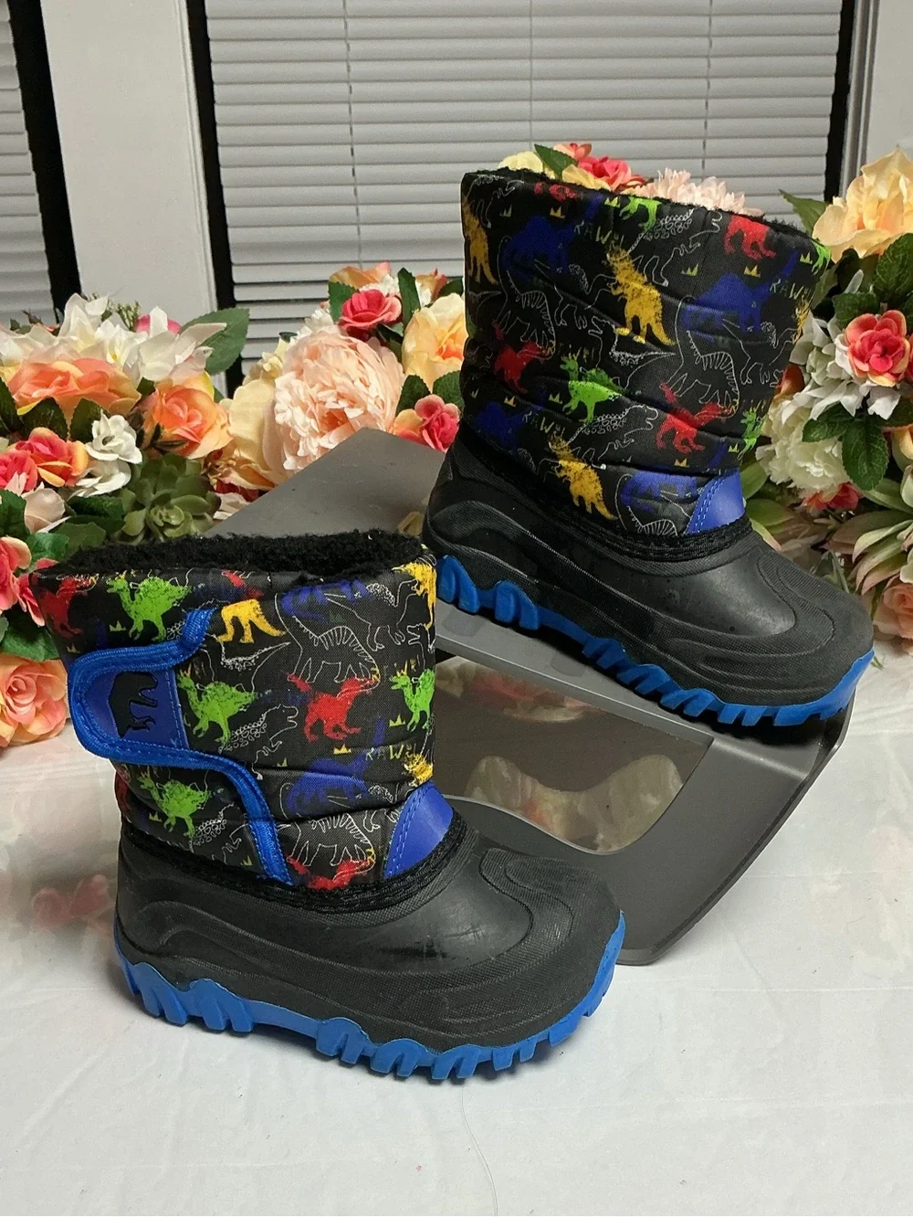 US Sports Toddler Snow Boots Size 8 Black Blue Dinosaur Print Winter Faux Fur